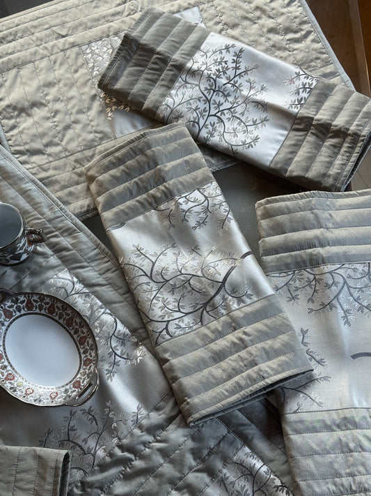 The Soft Green Tree Table Linen Set