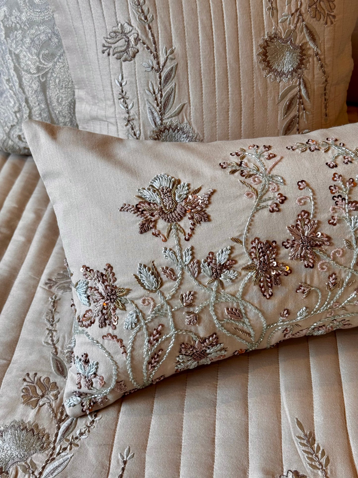 The Beige Bloomé Bedding Set