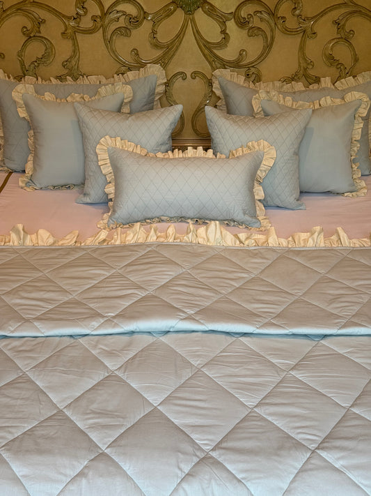The Cyan Lily Quilt Set