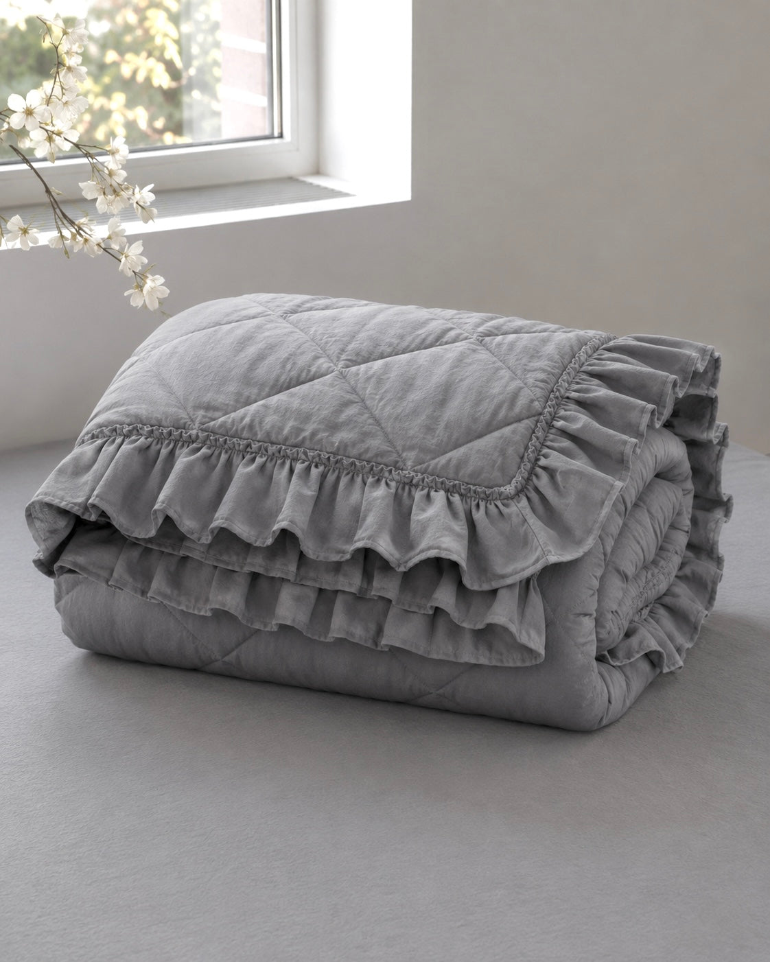The Light Grey Frill Quilt