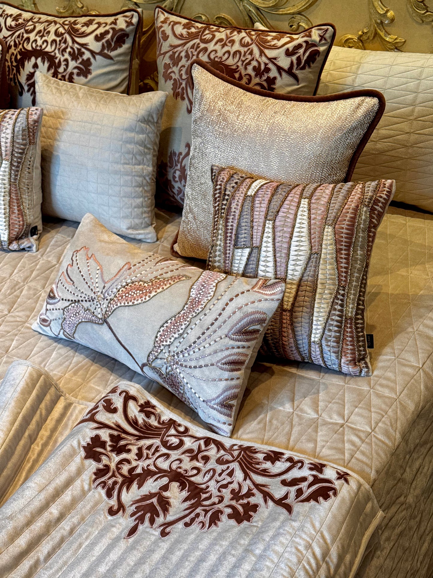 The Firdous Bedding Set