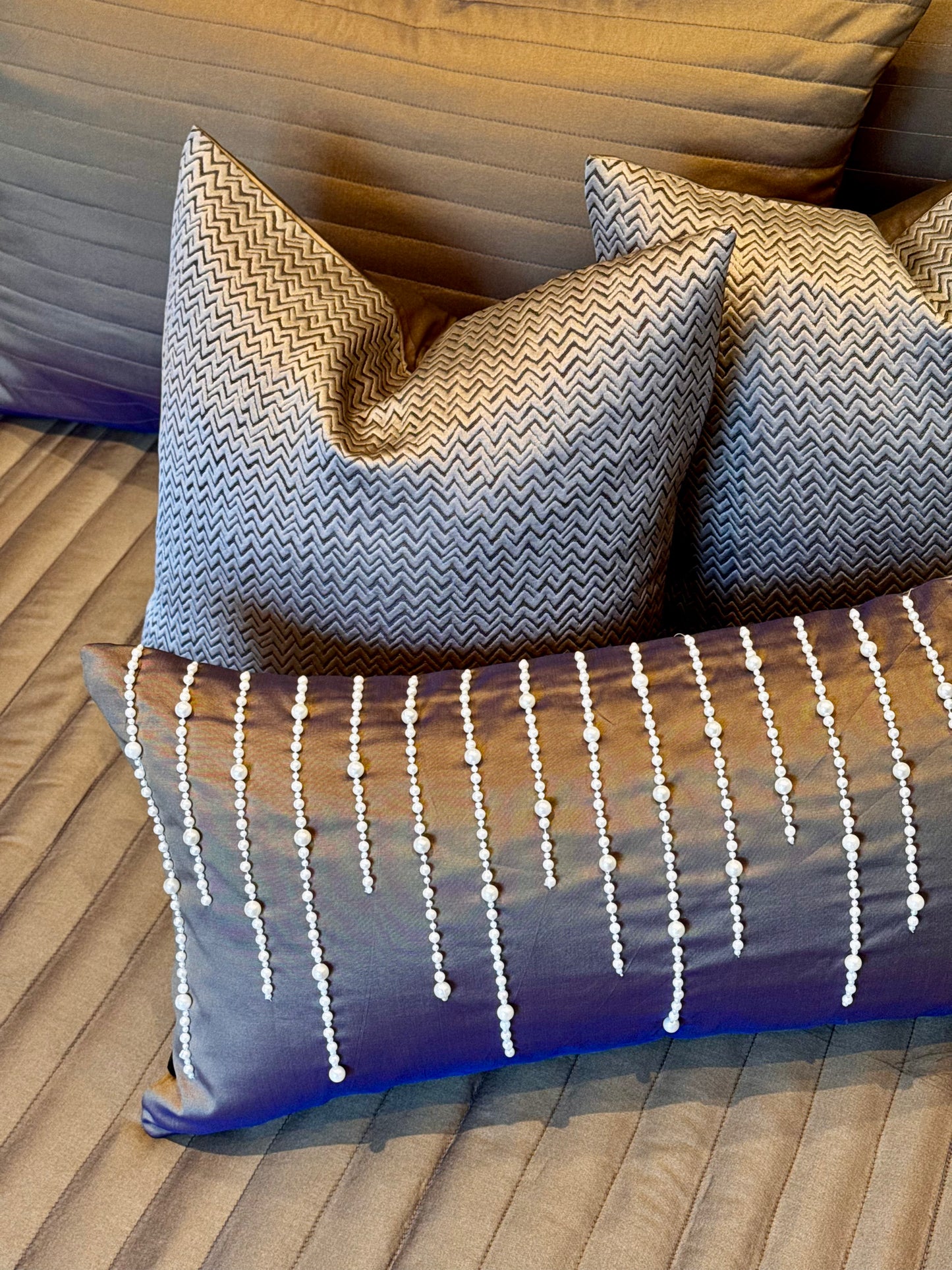 The Brown Dripping Bedding Set