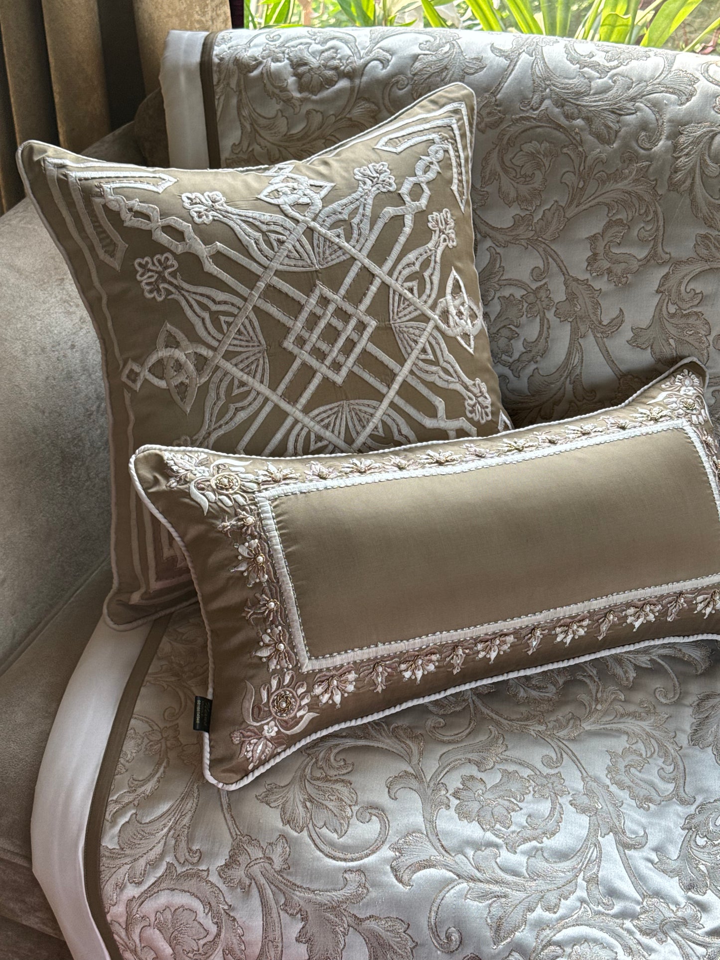 The Regent Crest Lumbar (With Insert)