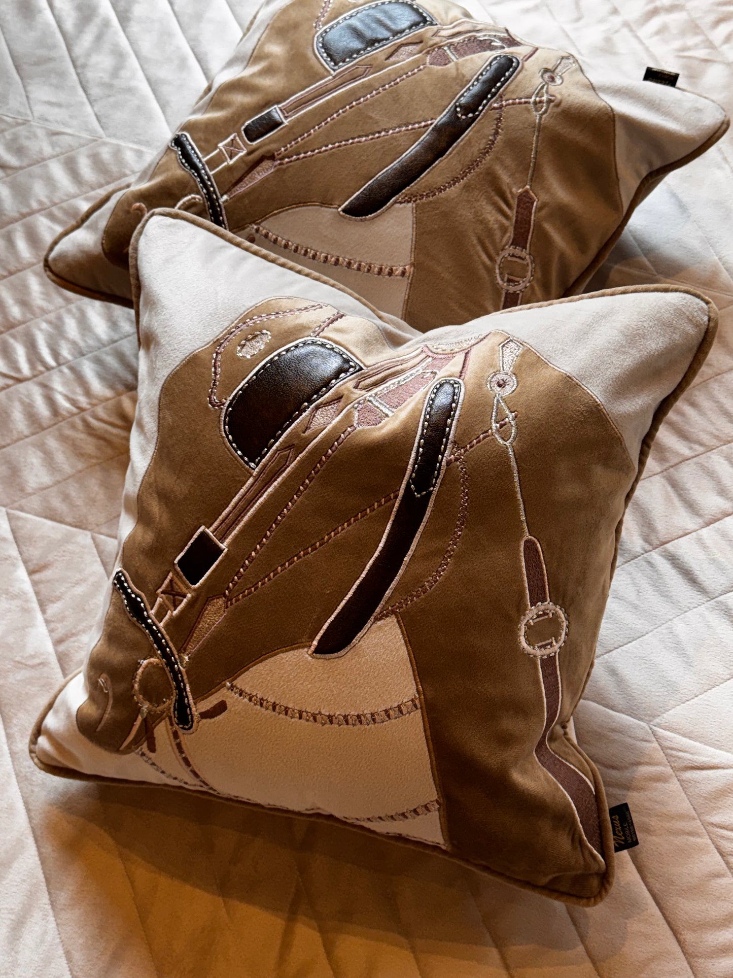 THE HORSE appliqué CUSHION COVER