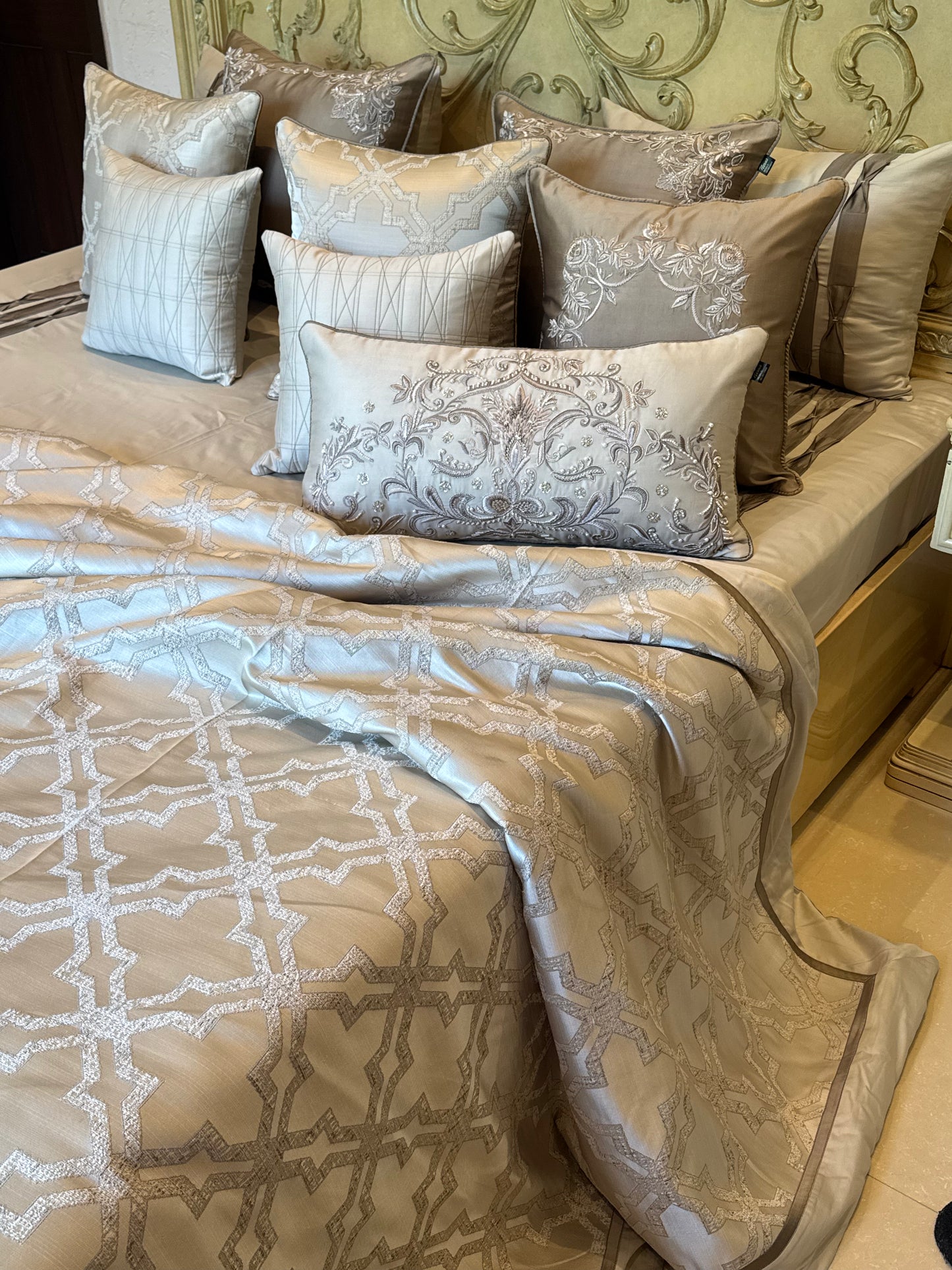 The Champagne Star Duvet Set