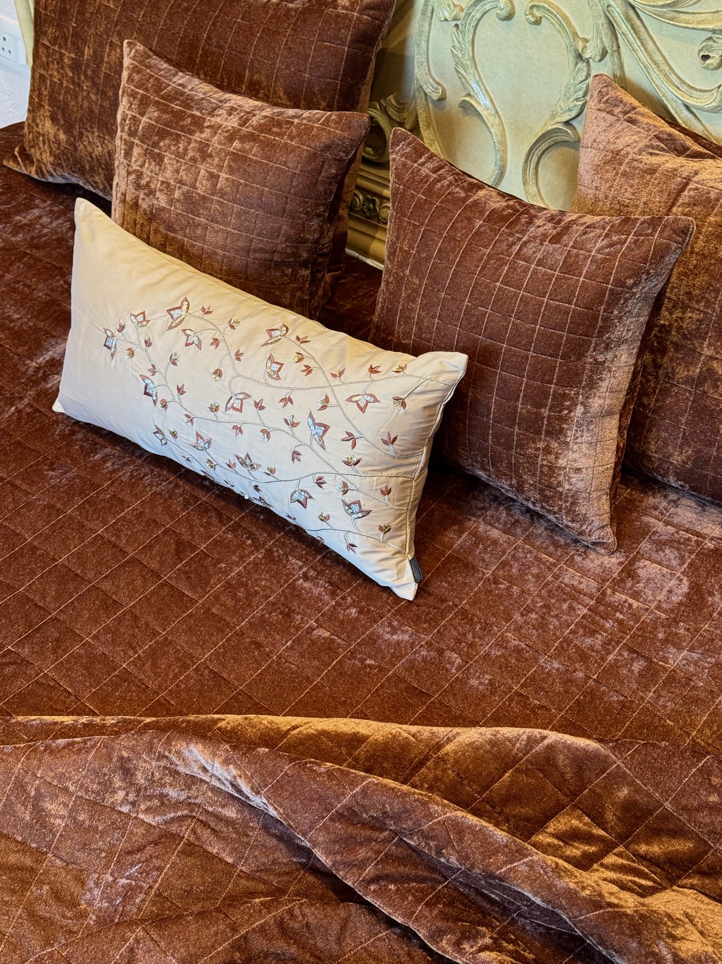 The Brown Velvet Bedding Set