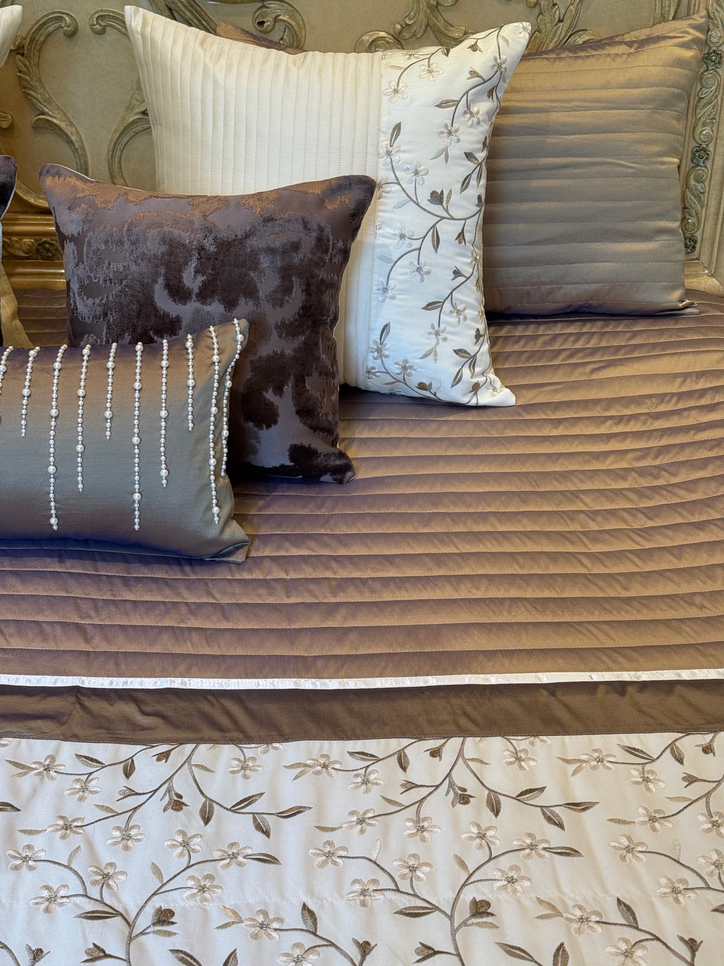 The Brown Vineyard Bedding Set