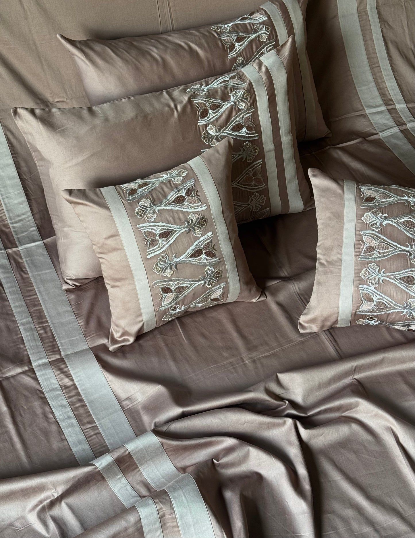 The Heirloom Crest Bedsheet