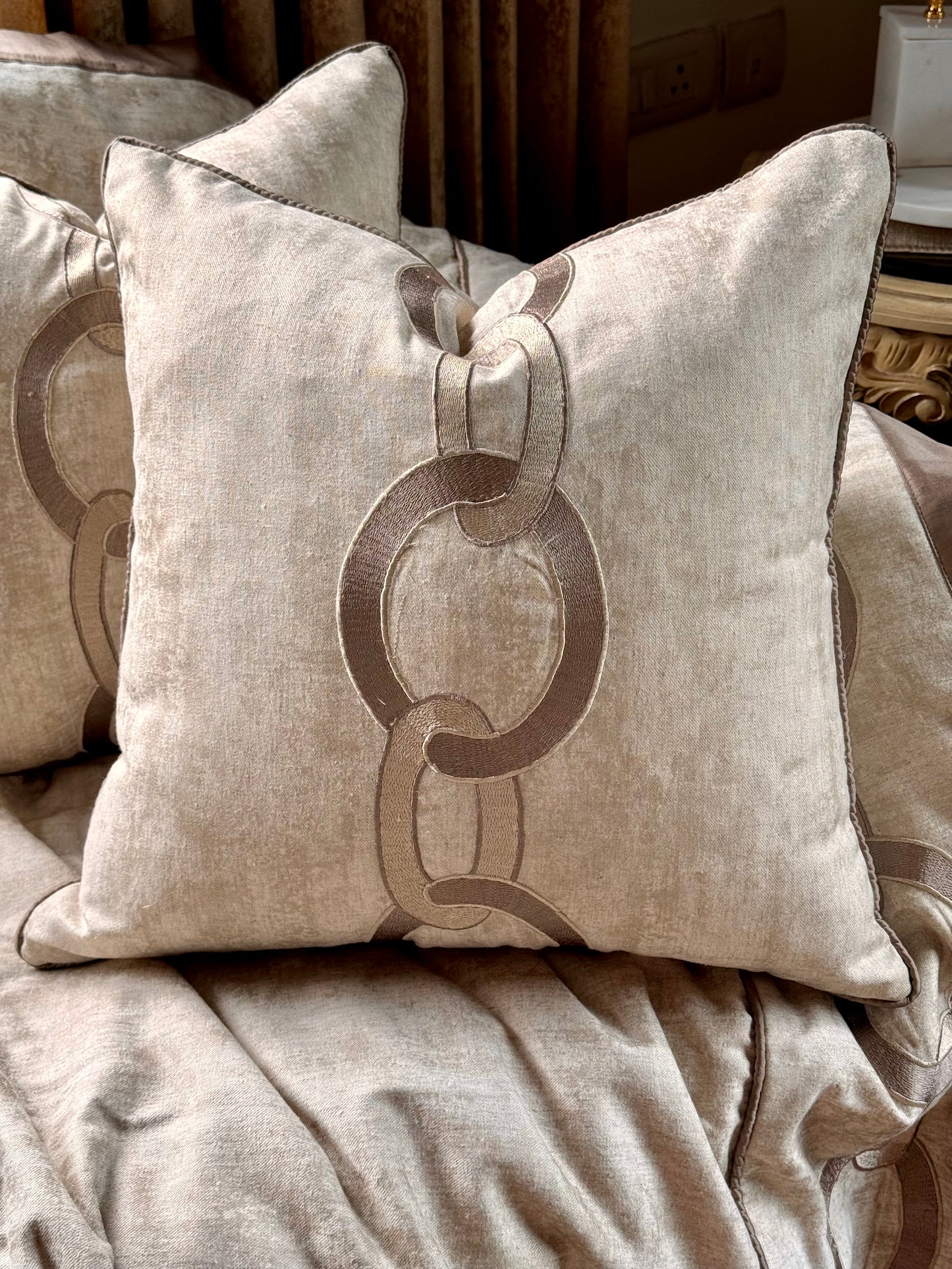 The Monarque Cushion Cover