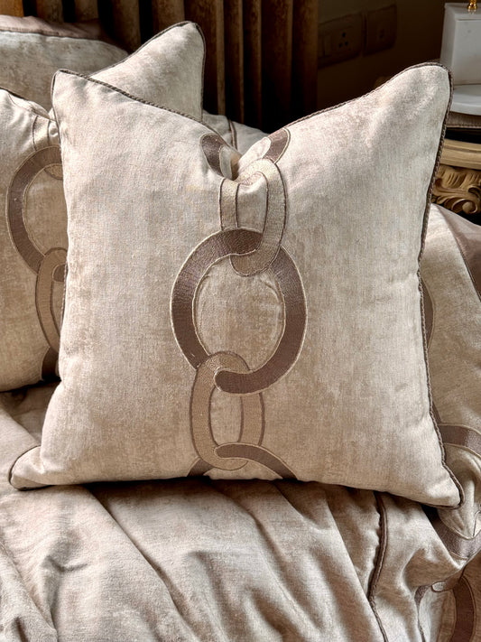 The Monarque Cushion Cover