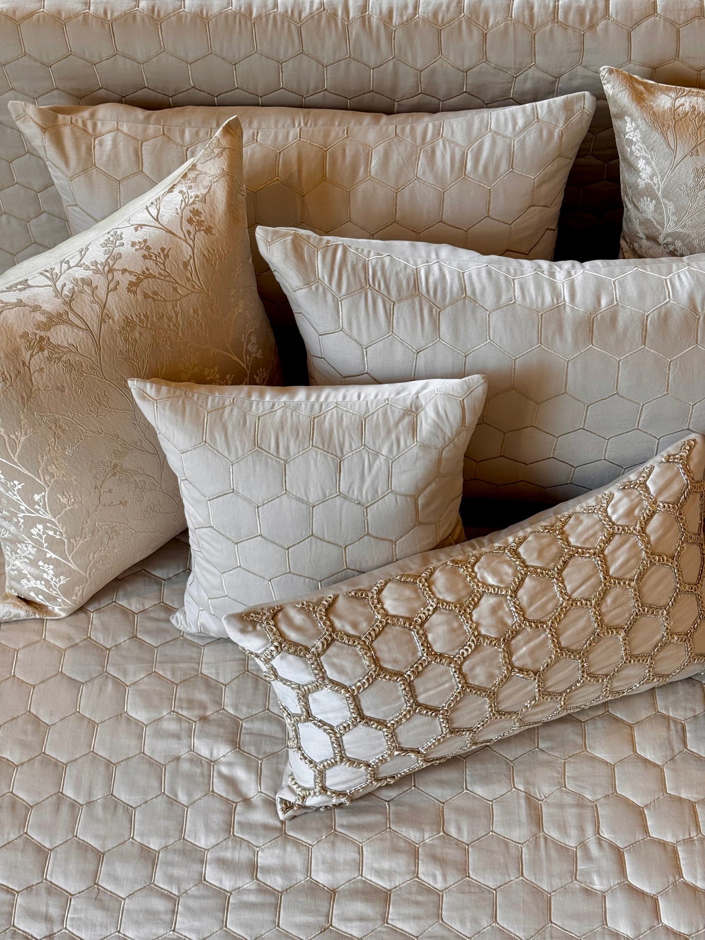 The Butter HoneyComb Bedding Set