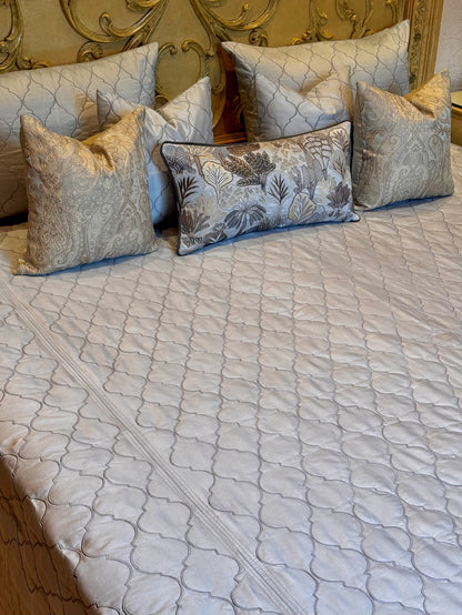 The Light Grey Paradise Set