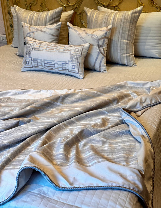 The Grey Thistle Throw Set