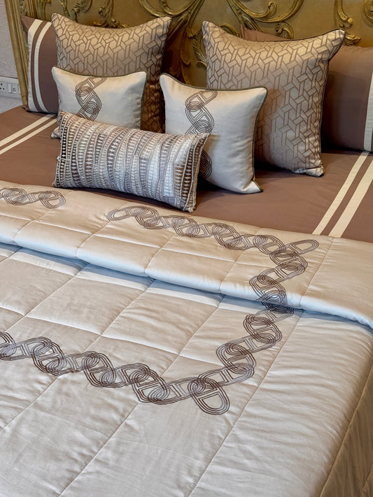 The Beige Spectra Quilt Set