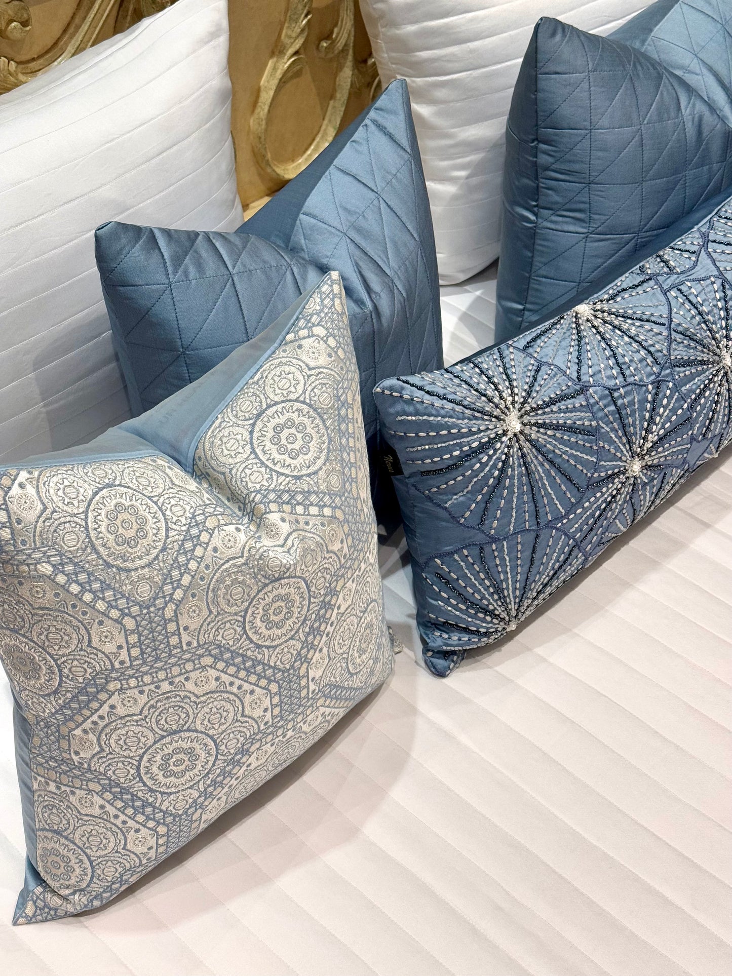 The White Dandelion Bedding Set