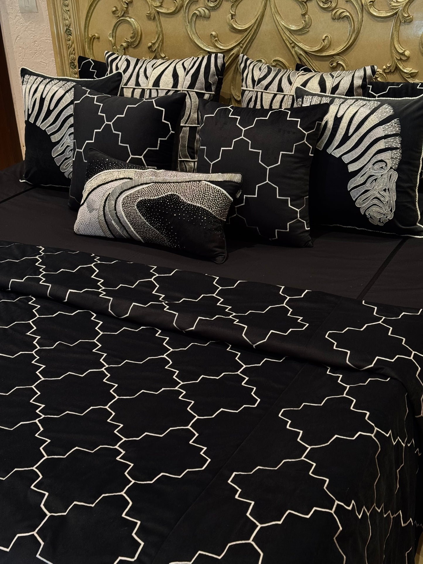 The Black Zebra Bedding Set