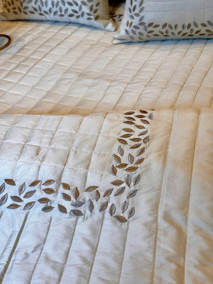 The Ivory Leaflet Bedding Set