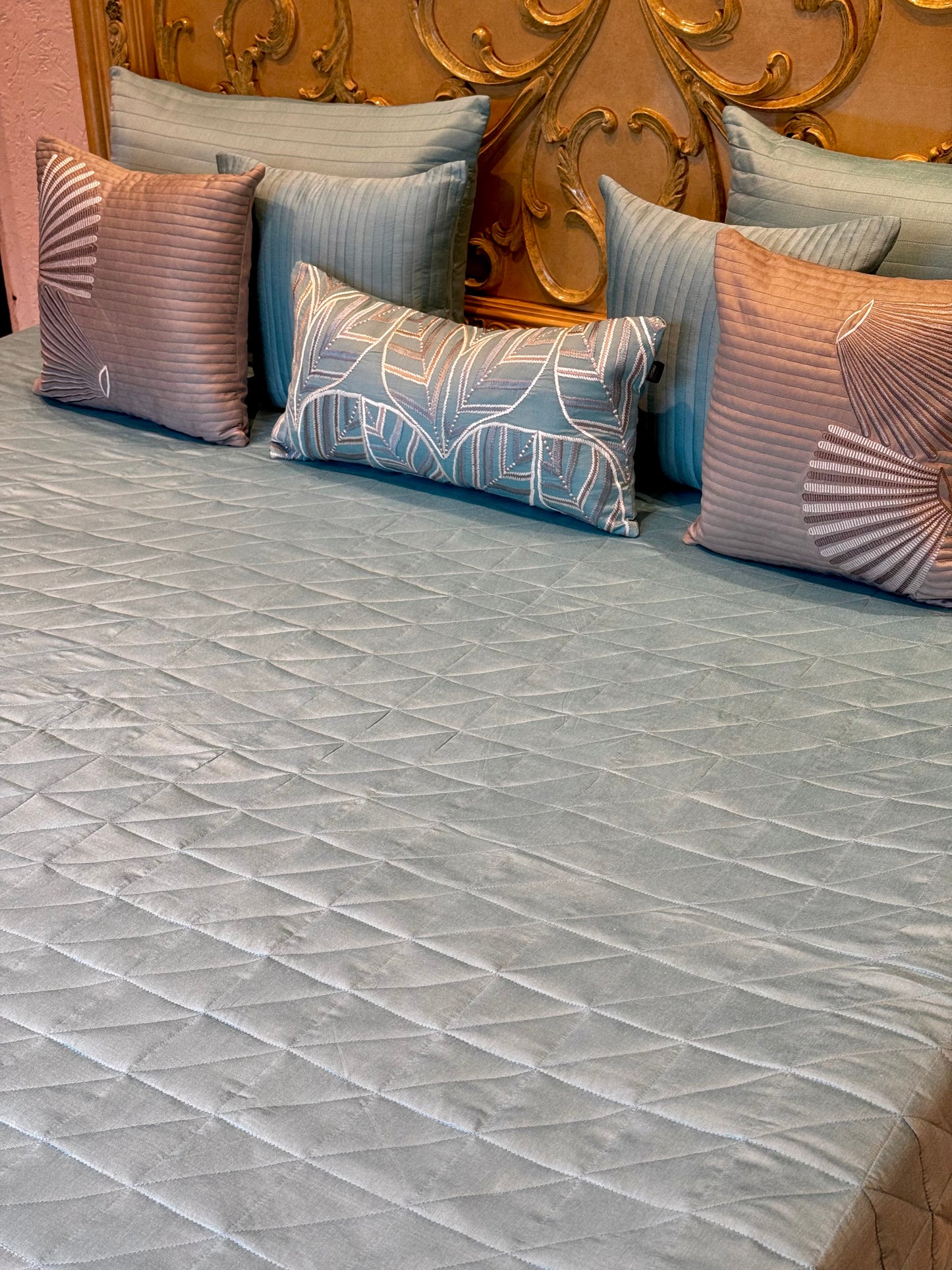 The Teal Mirage Bedding Set