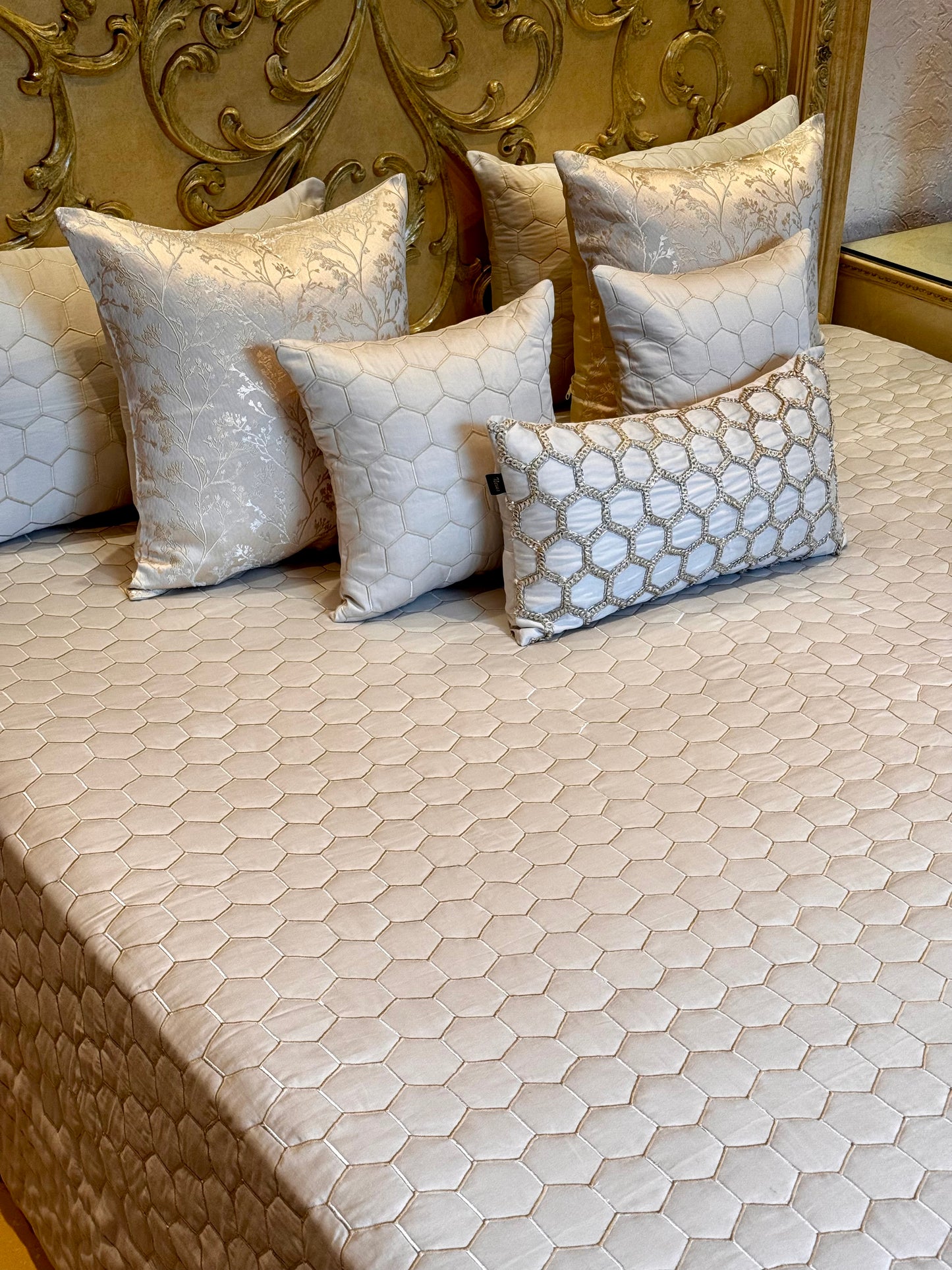 The Butter HoneyComb Bedding Set