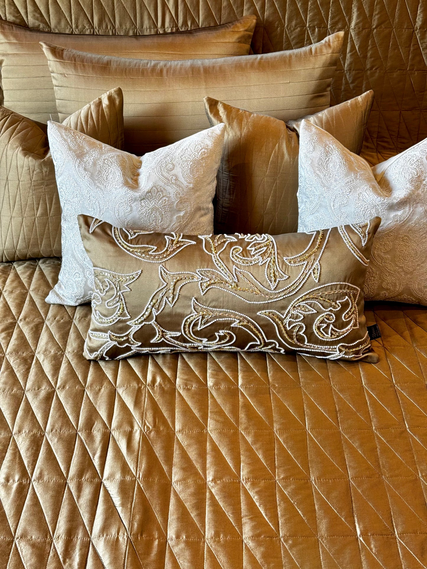 The Gold Sculpture Bedding Set