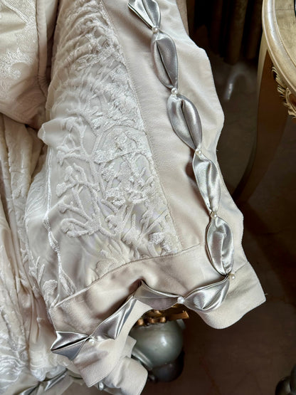 The Pearl Seashell Throw