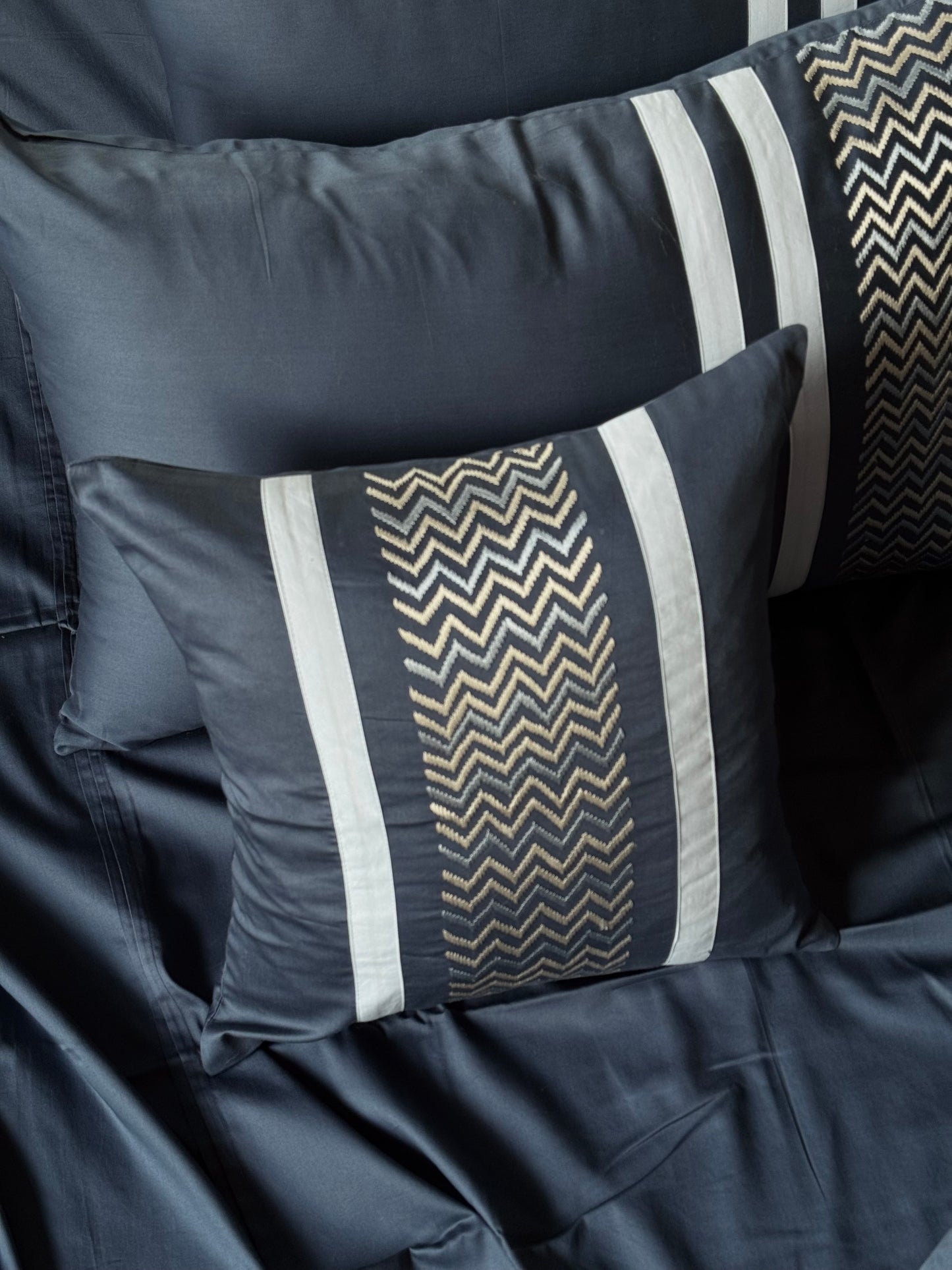 The Deep Blue Modish Bedsheet