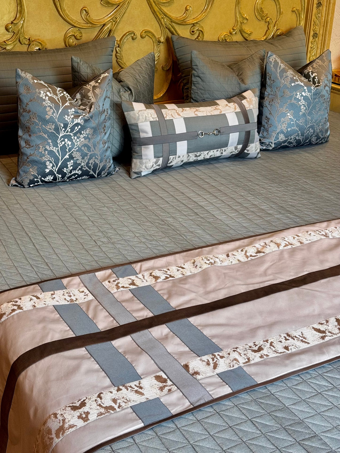 The Buckle Ensemble Set