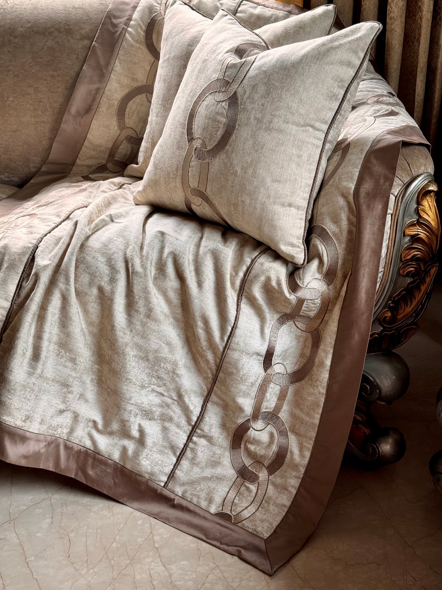 The Monarque Cushion Cover