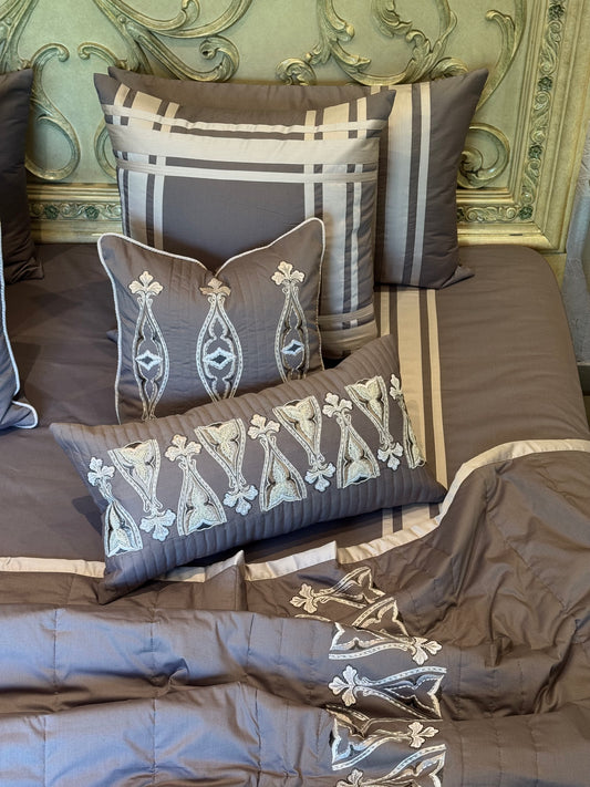 The Brown Heirloom Quilt Set