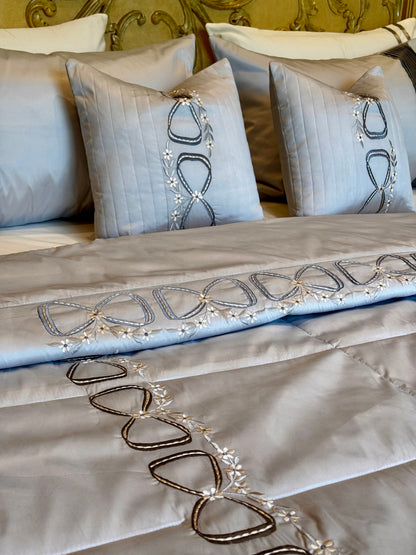 The Light Grey Infinity Quilt Set