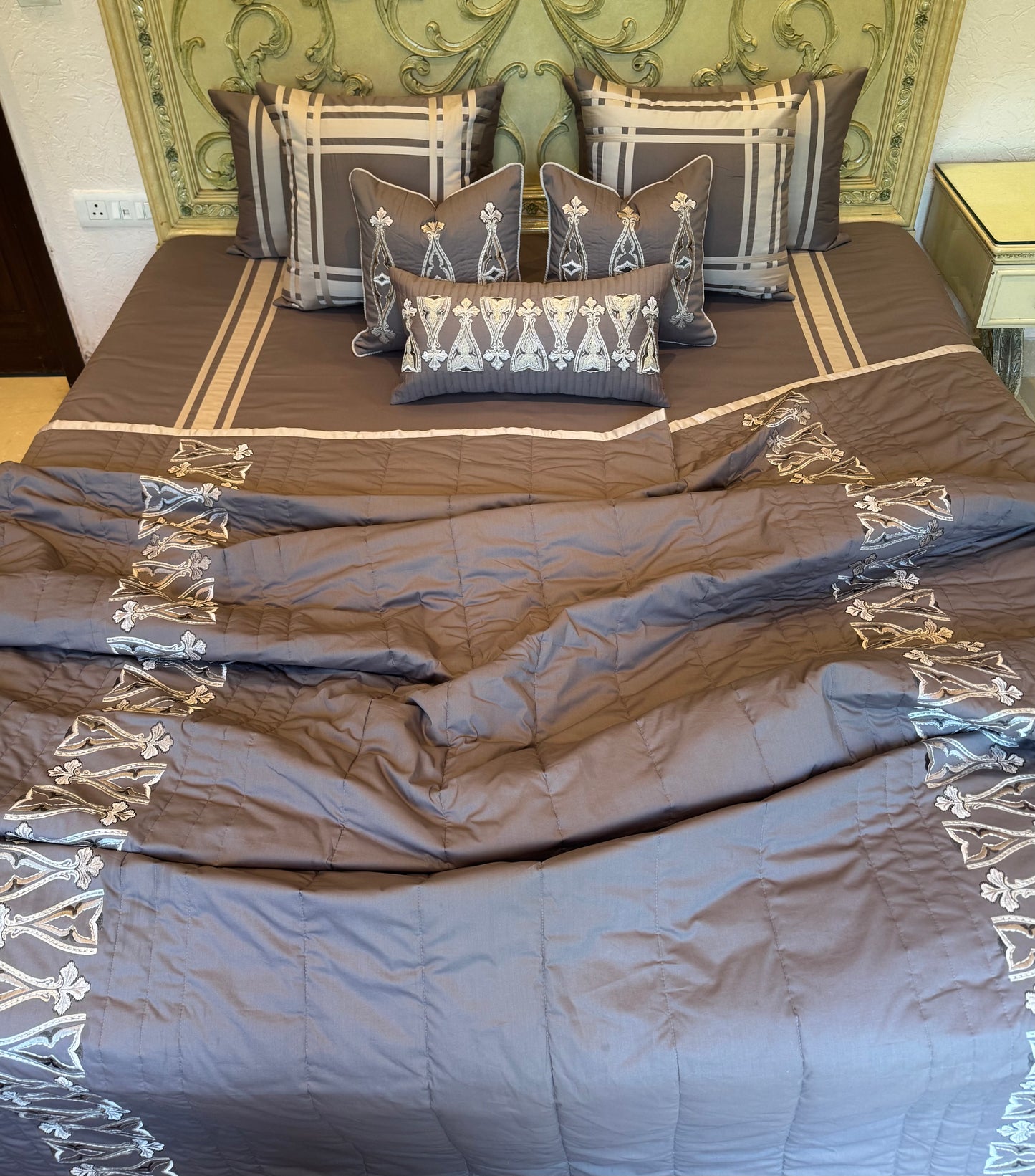 The Brown Heirloom Quilt Set