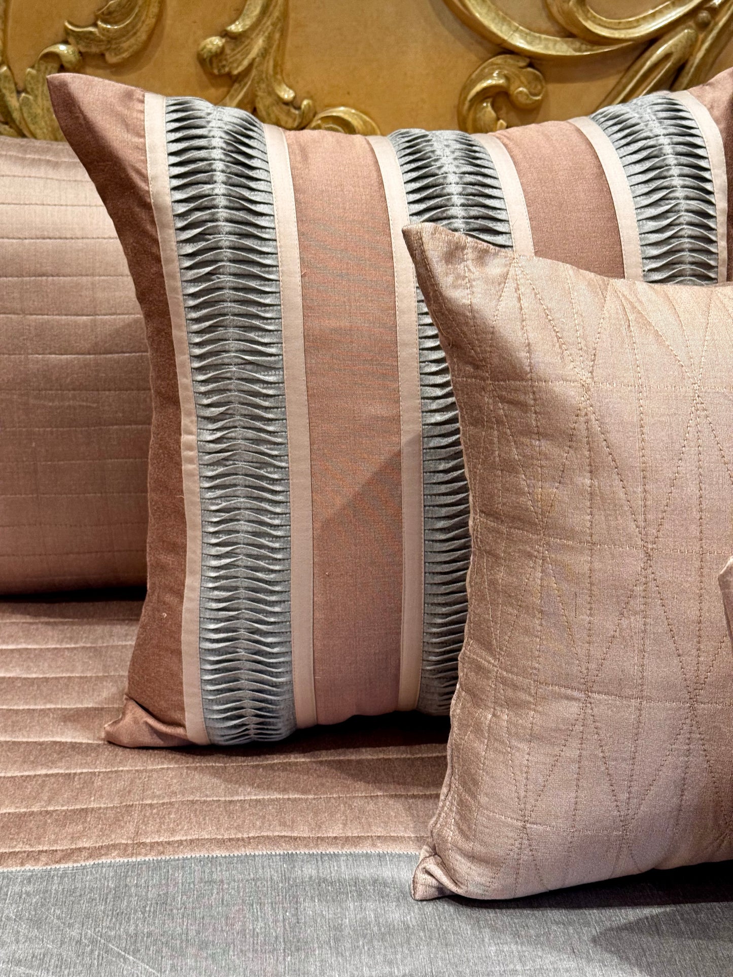 The Plum Grid Bedding Set