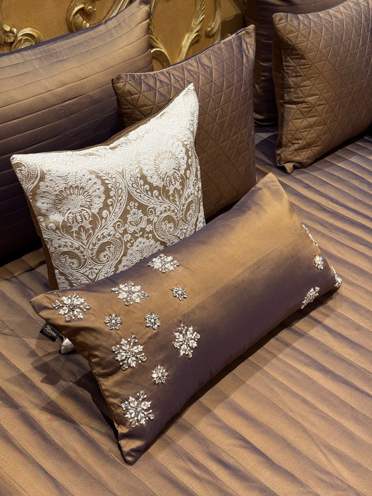 The Brown Gold Garden Bedding Set
