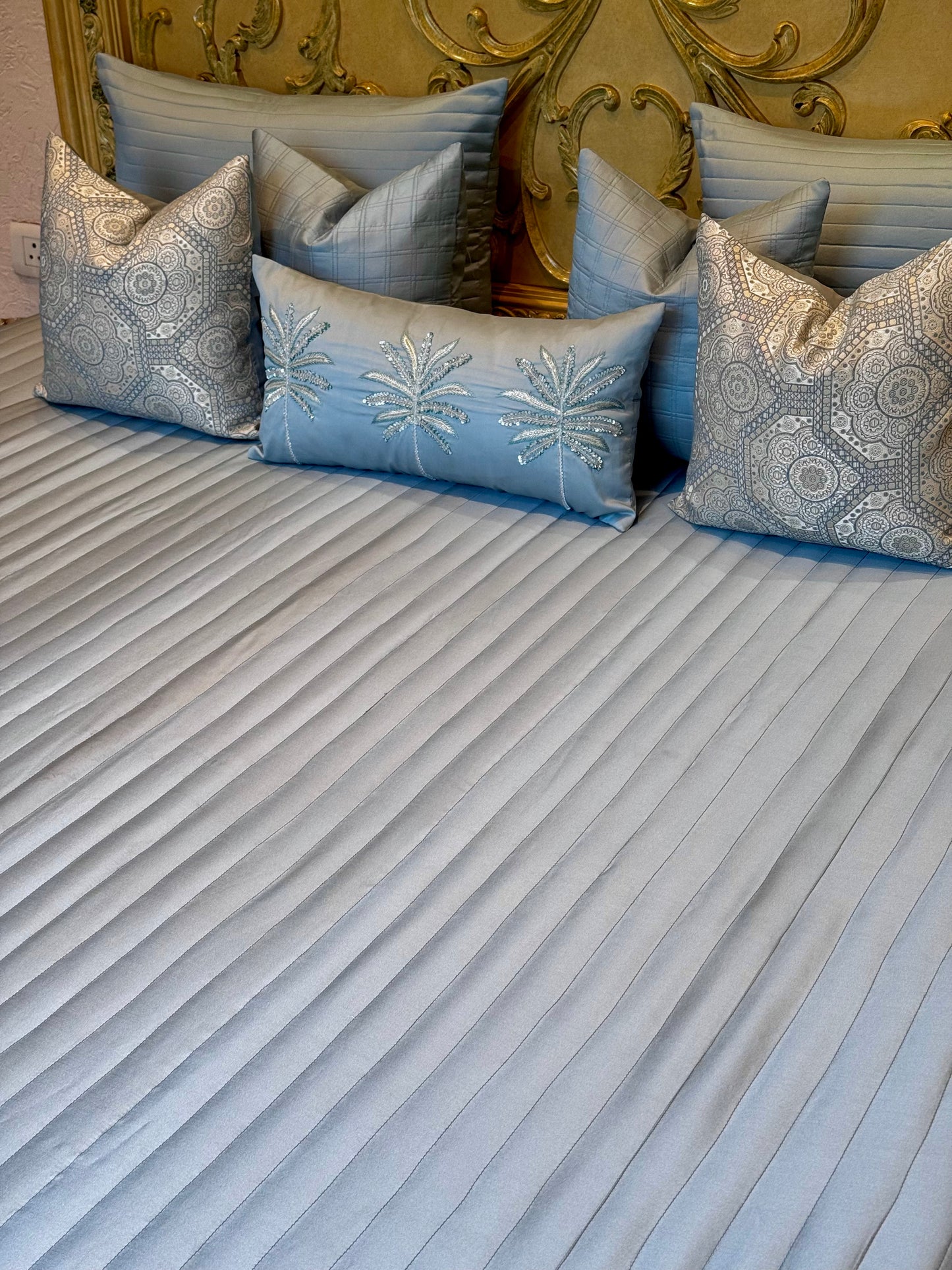 The Azure Palm Bedding Set
