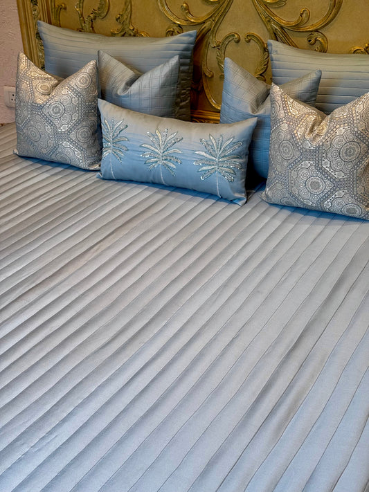 The Azure Palm Bedding Set