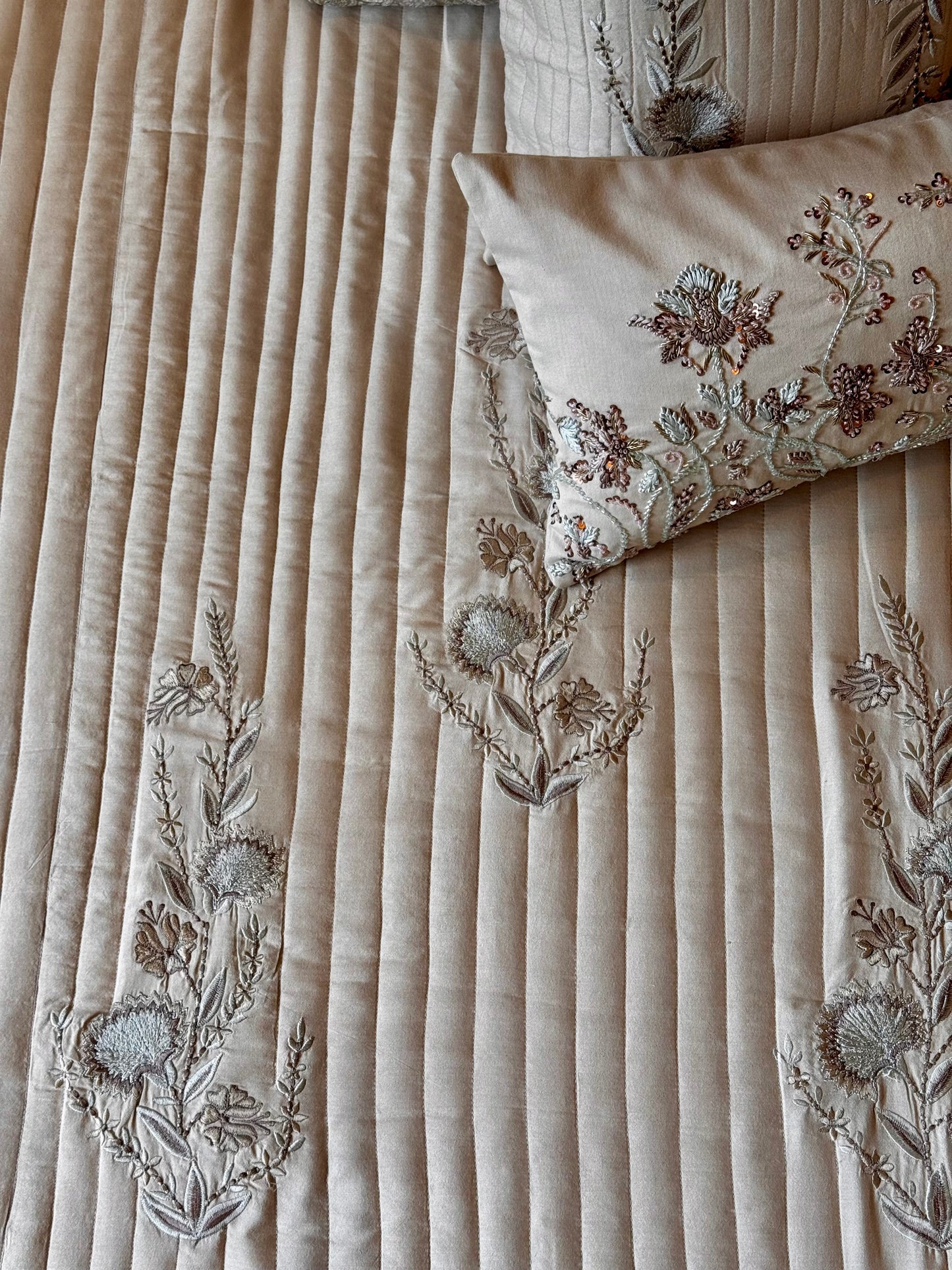 The Beige Bloomé Bedding Set