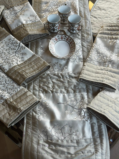 The Soft Green Tree Table Linen Set