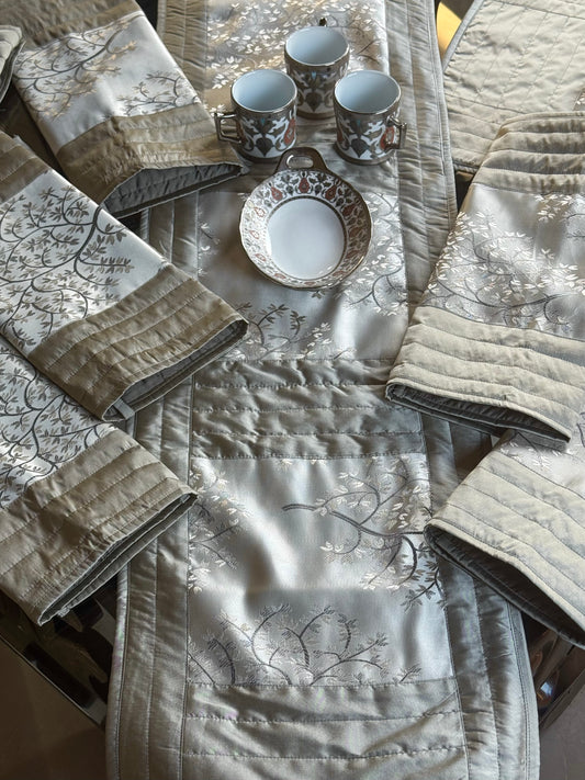 The Soft Green Tree Table Linen Set