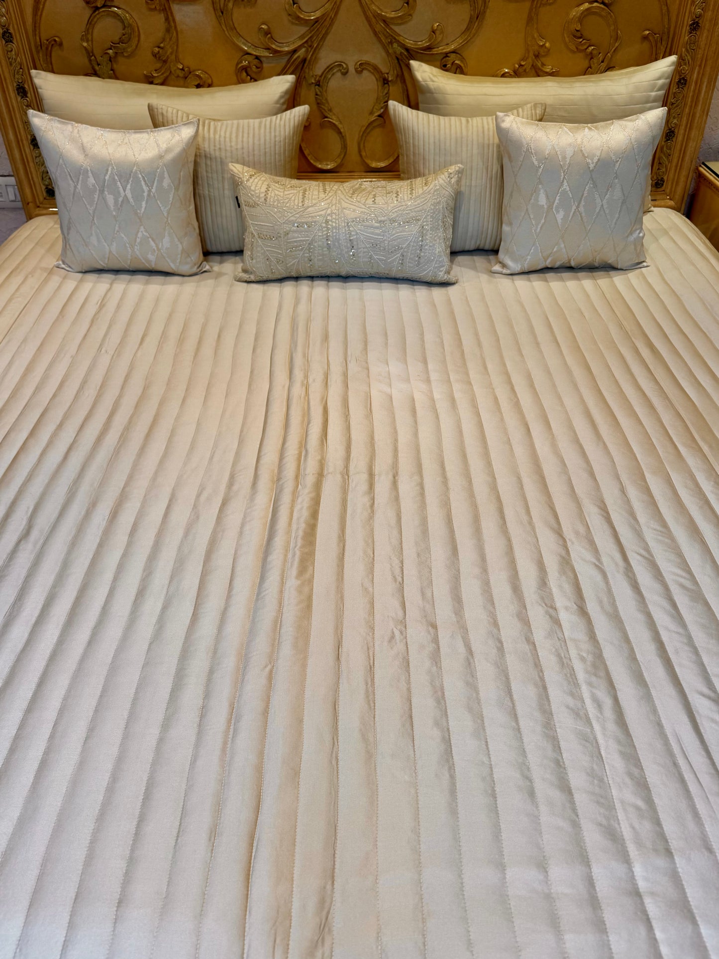 The Ivory Leaf Bedding Set