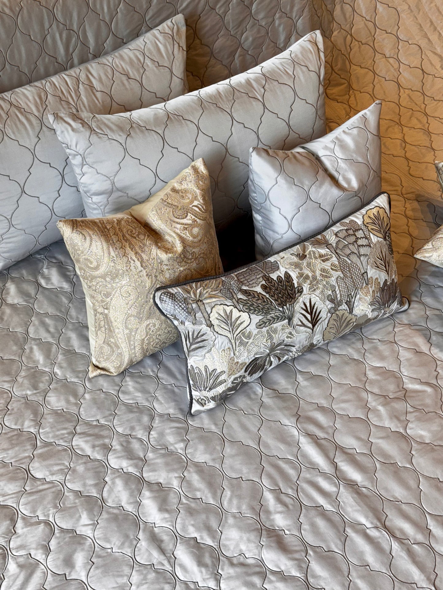 The Light Grey Paradise Set