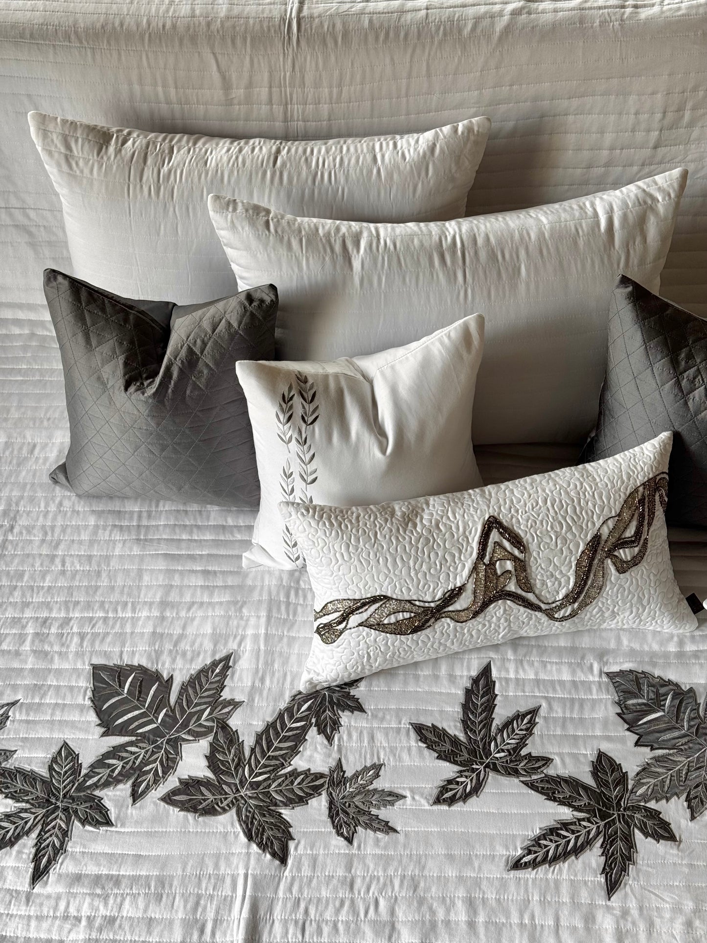 The Grey Maple Bedding Set
