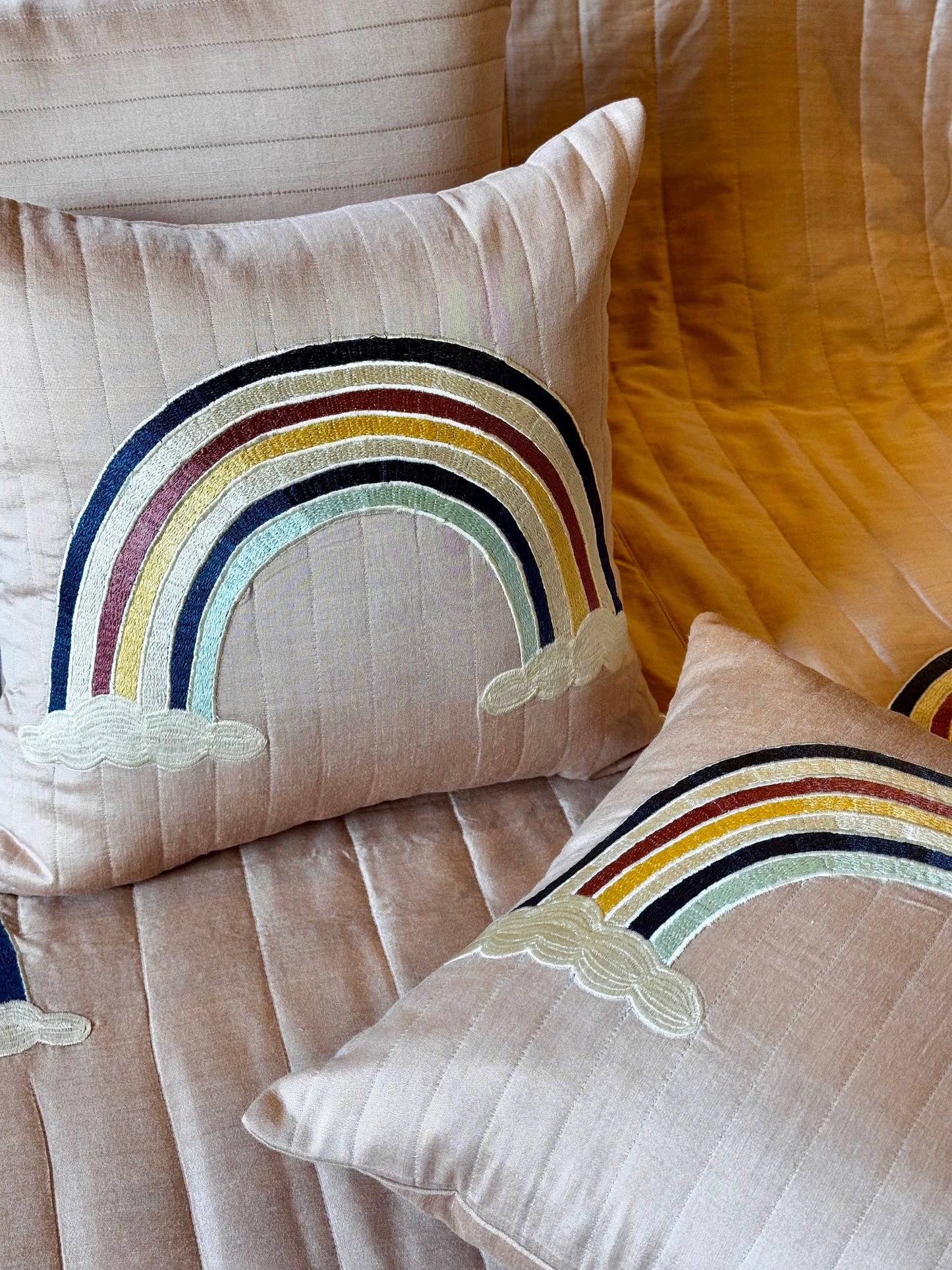 THE BLUSH RAINBOW SET