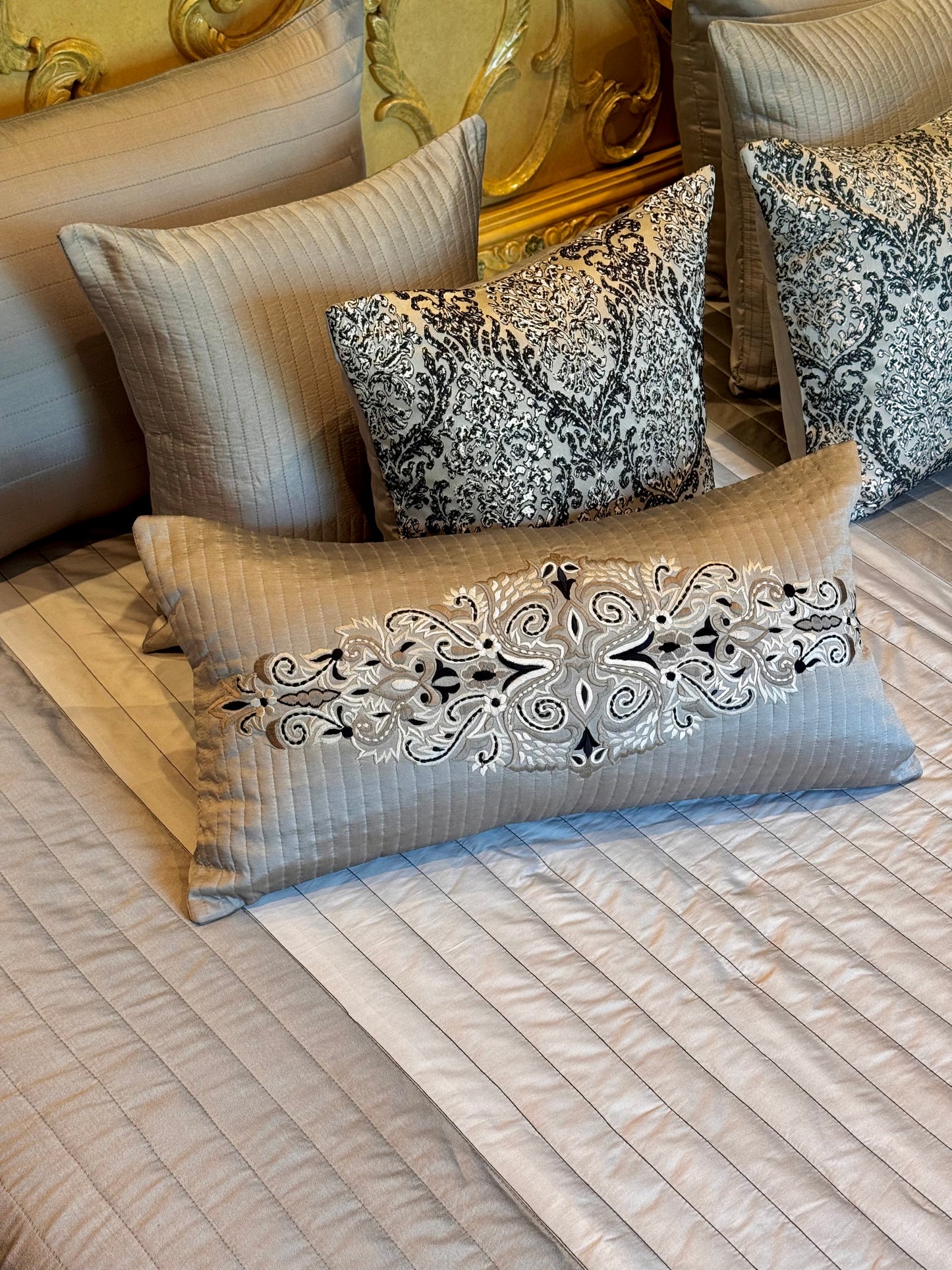 The Grey Onyx Bedding Set