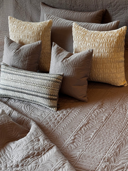 The Stoneleaf Bedding Set
