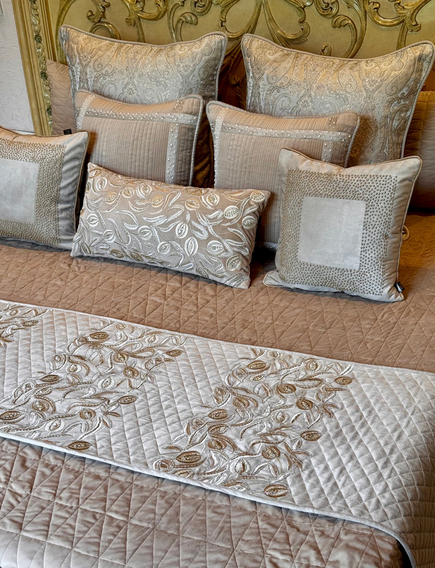 The Champagne Royal Bedding Set