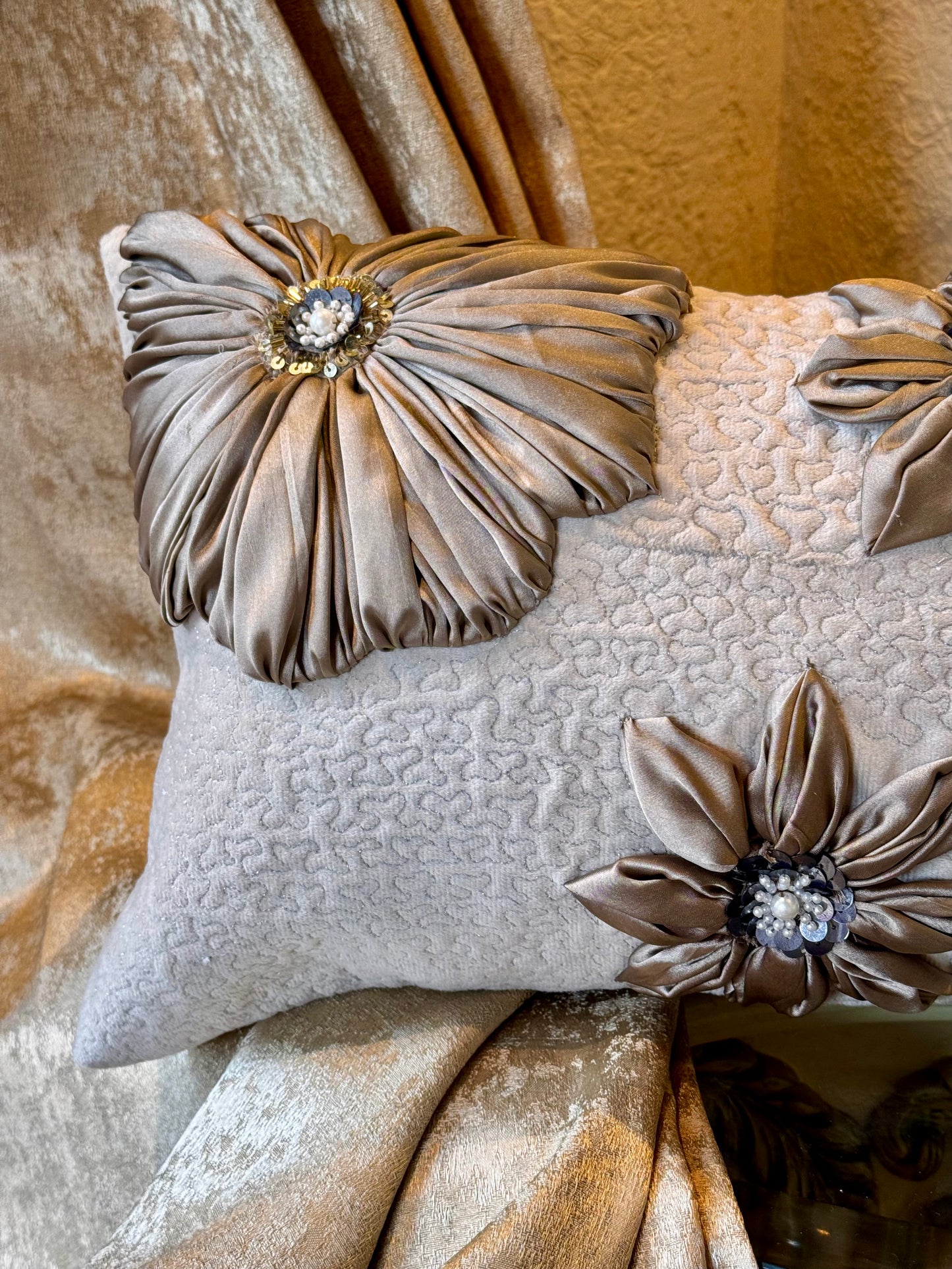 The Beige Nora Lumbar (With Insert)