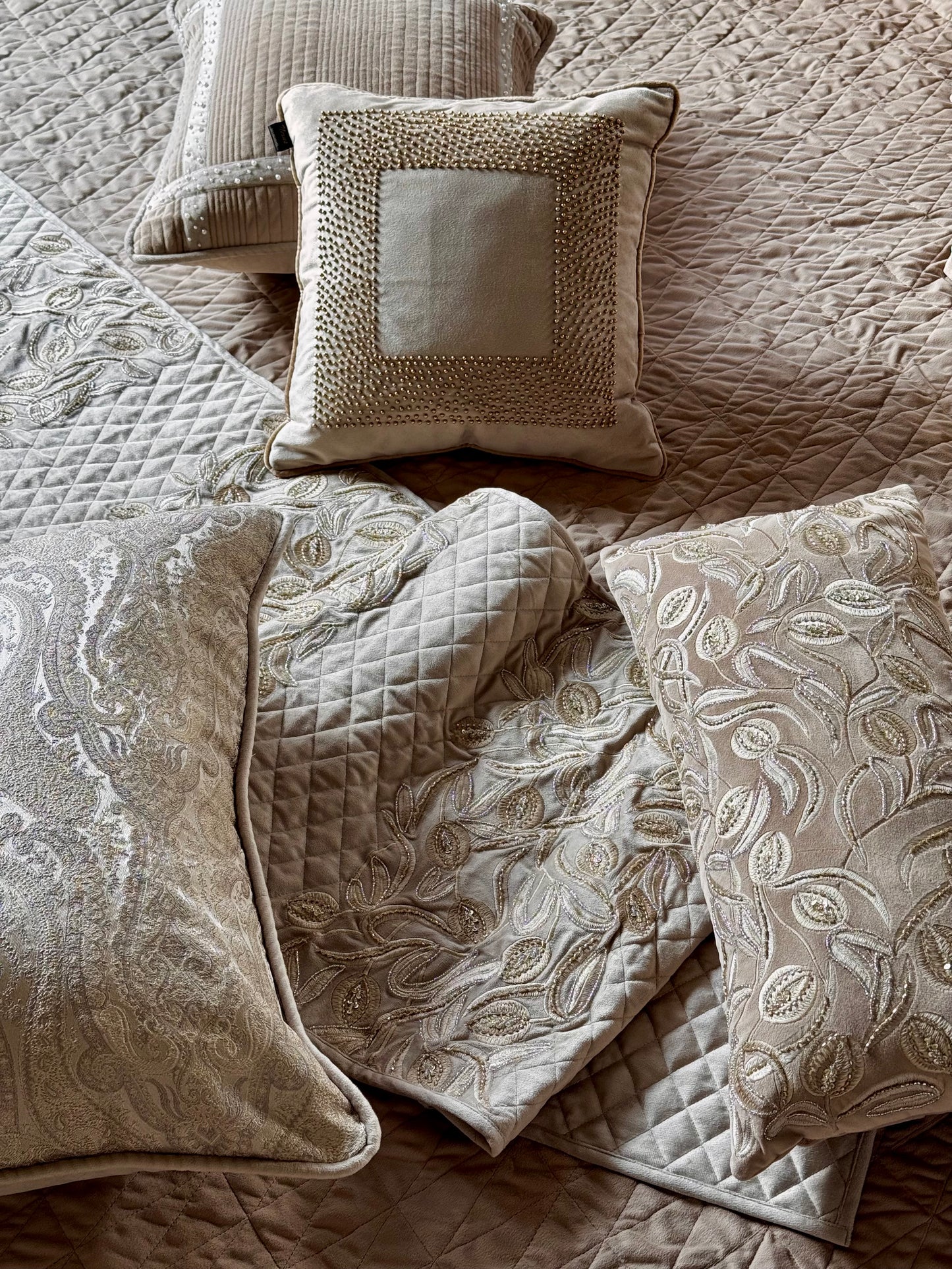 The Champagne Royal Bedding Set