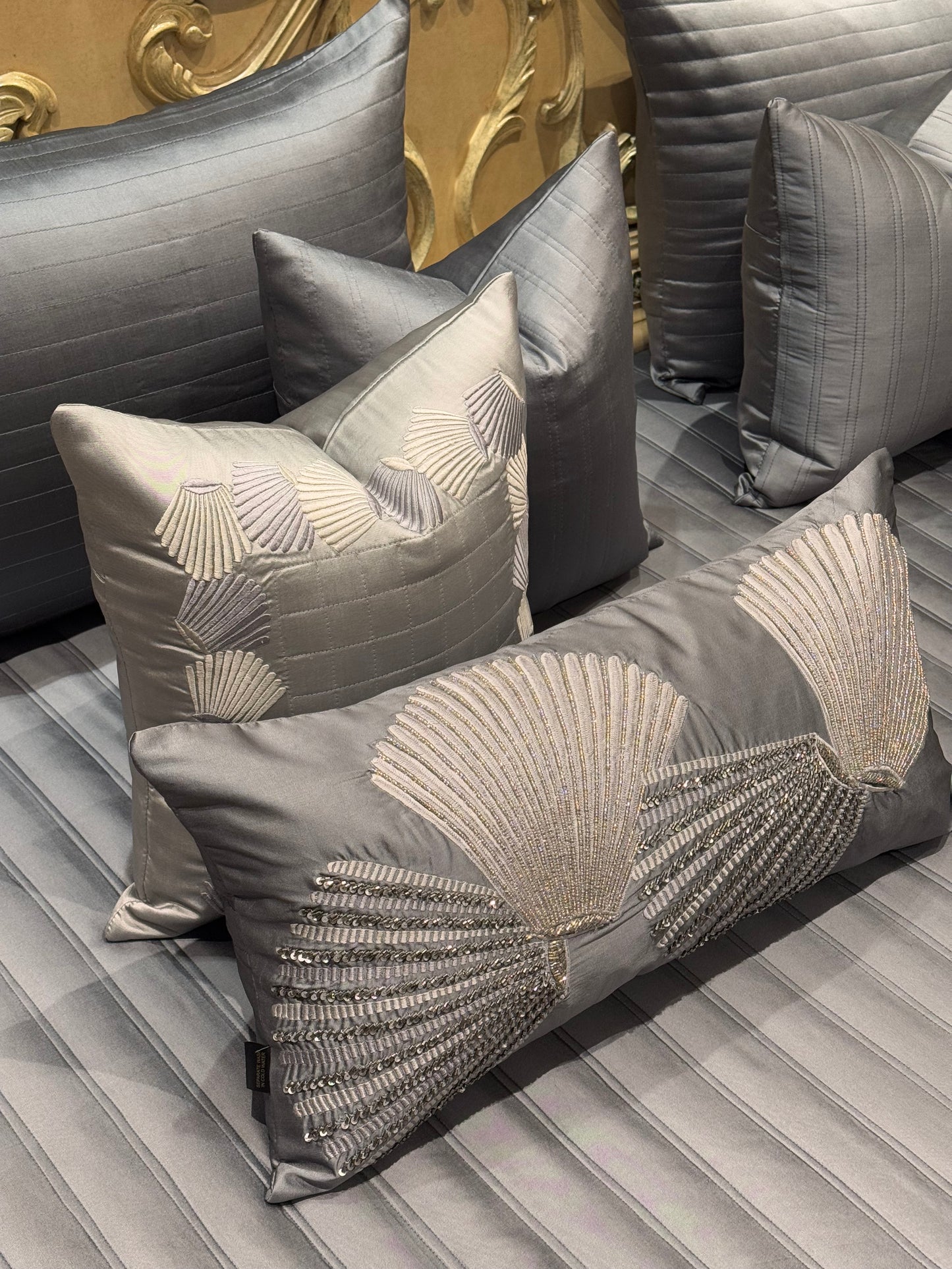The Grey Fan Bedding Set