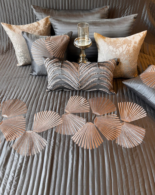 The Grey Knot Bedding Set