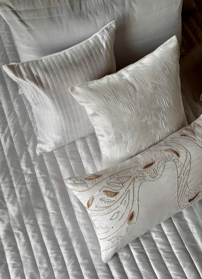 The Pearl White Abstract Bedding Set